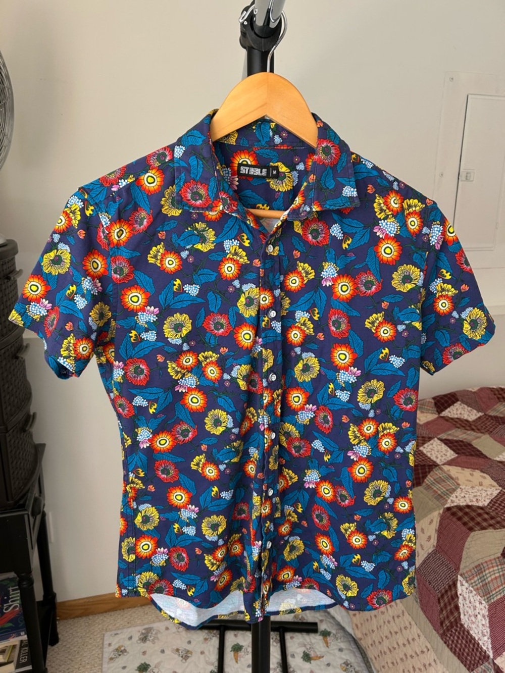 Steele Floral Short Sleeve Button Down Shirt Medium